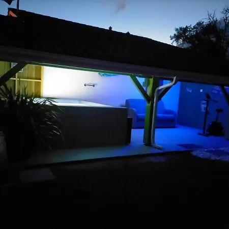 Maison 4 Personnes Avec Piscine Et Espace Bien-etre Partages *
