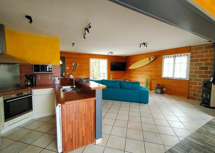 Au Calme Avec Piscine Privee Entre Bordeaux Et Lacanau Ocean بيت للعطل *